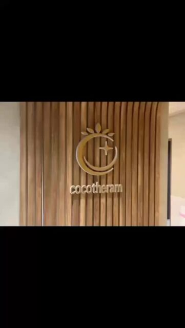 クリニックカウンター部分への側面発光樹脂チャンネルの製作取り付けでした😎
背景の木材との相性もよくオシャレな感じです🥳
#立川看板製作 
#led看板 
#オシャレ看板